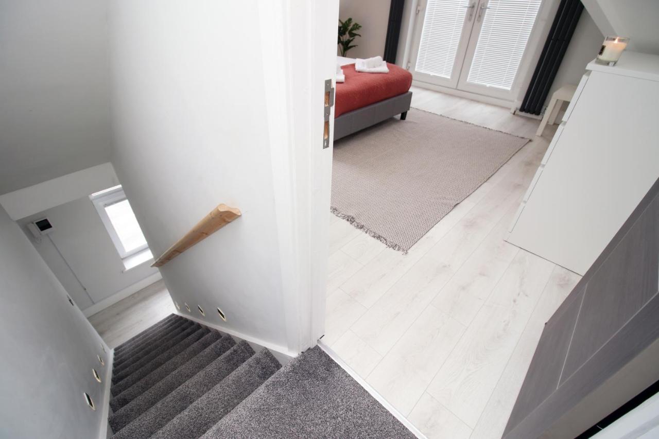 New 2 Bed Comfort - Functional - Secure - Private Cardiff Bagian luar foto