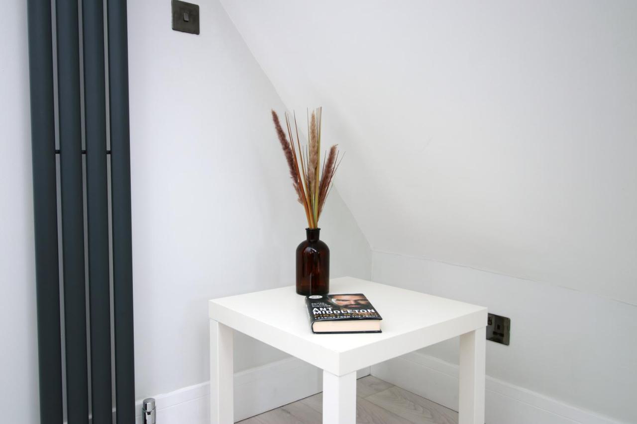 New 2 Bed Comfort - Functional - Secure - Private Cardiff Bagian luar foto