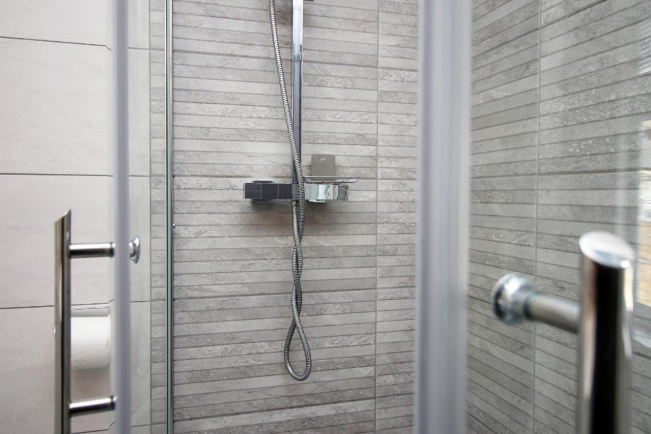 New 2 Bed Comfort - Functional - Secure - Private Cardiff Bagian luar foto