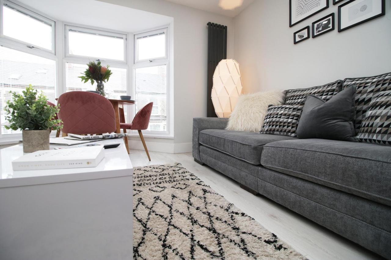 New 2 Bed Comfort - Functional - Secure - Private Cardiff Bagian luar foto