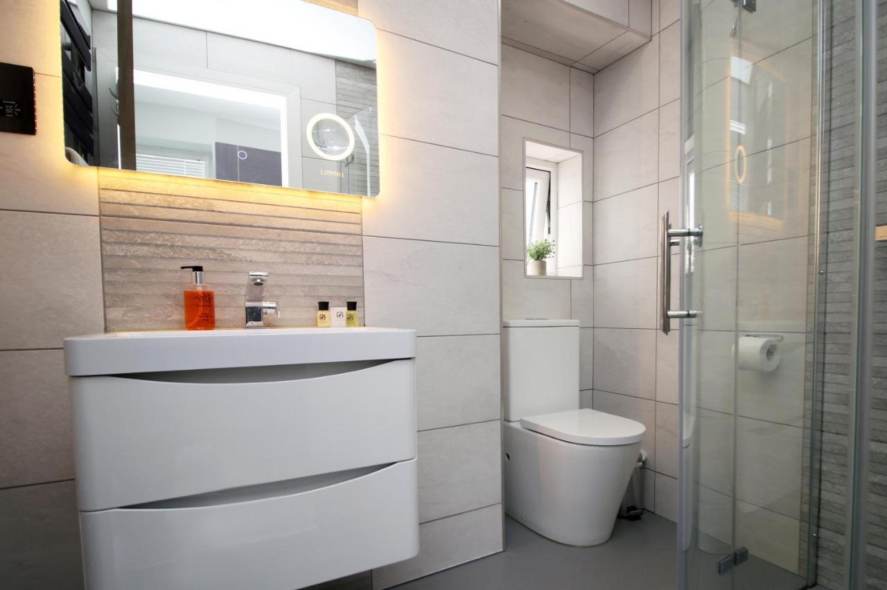 New 2 Bed Comfort - Functional - Secure - Private Cardiff Bagian luar foto