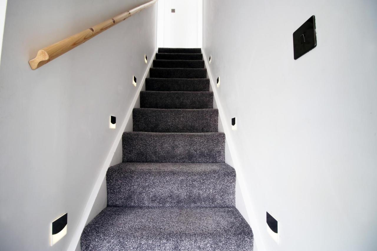New 2 Bed Comfort - Functional - Secure - Private Cardiff Bagian luar foto